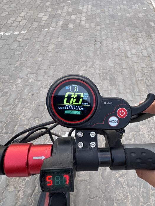 Срочно продаю электронный самокат