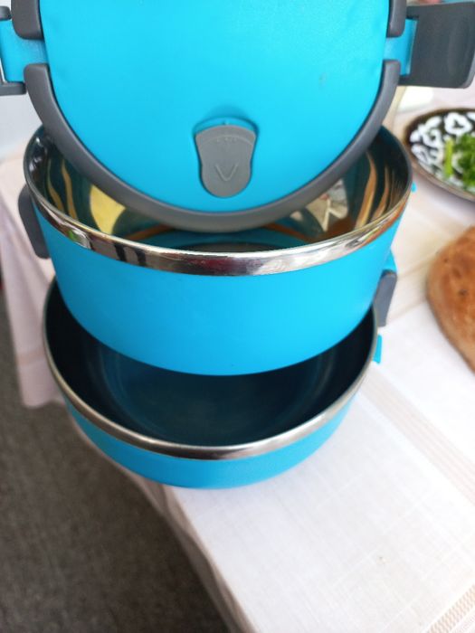 Контейнер для еды и домашнего пользования