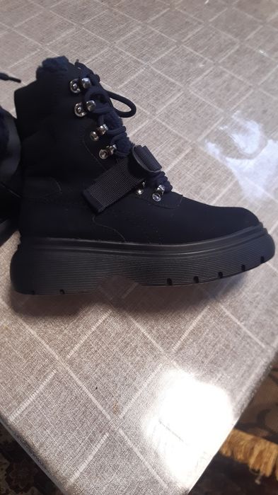 Продам сапожки для девочек.