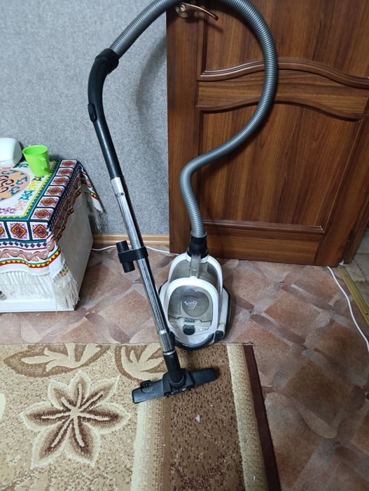 Продам пылесос срочно