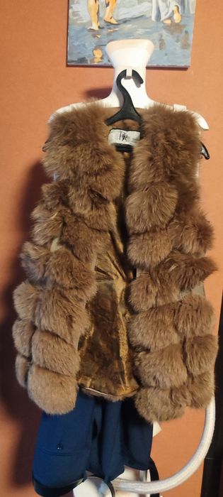 Женская меховая жилетка из натурального меха, надо пришить крючки, в о