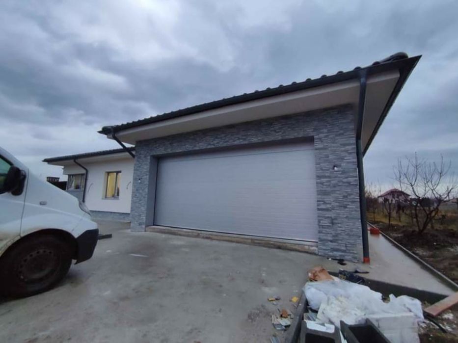 Usi de garaj/ usi secționale/ usi tip rulou/ usa industriala