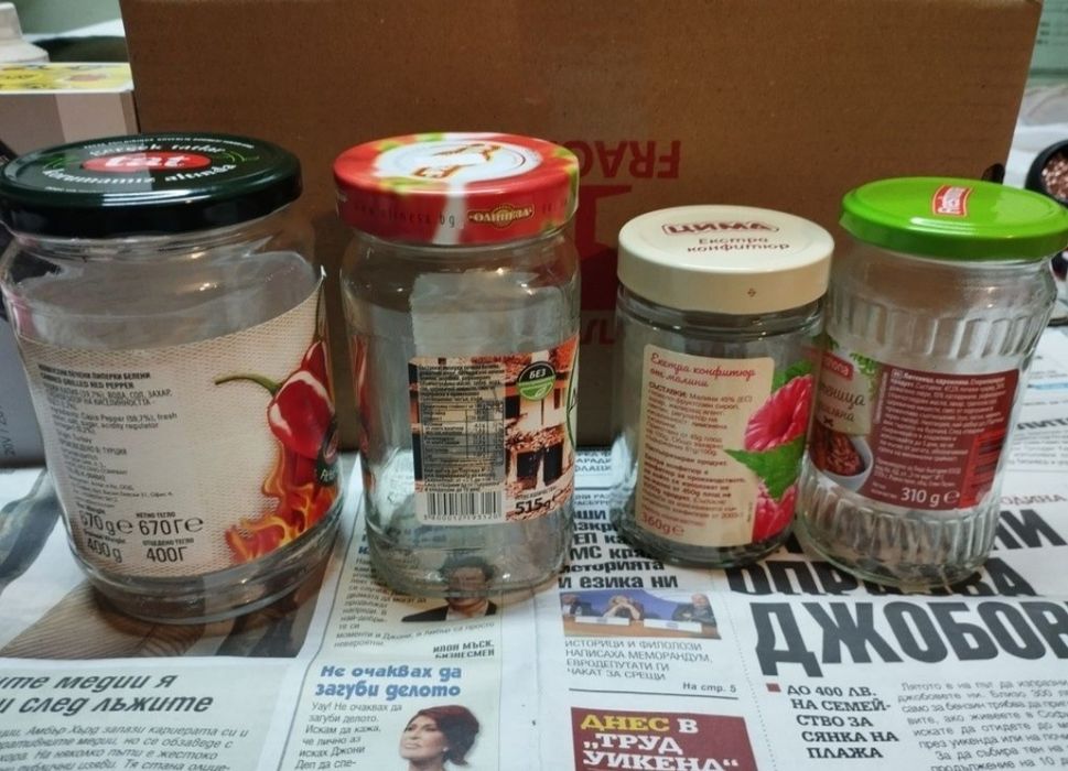 Стъклени буркани,чисти с винт