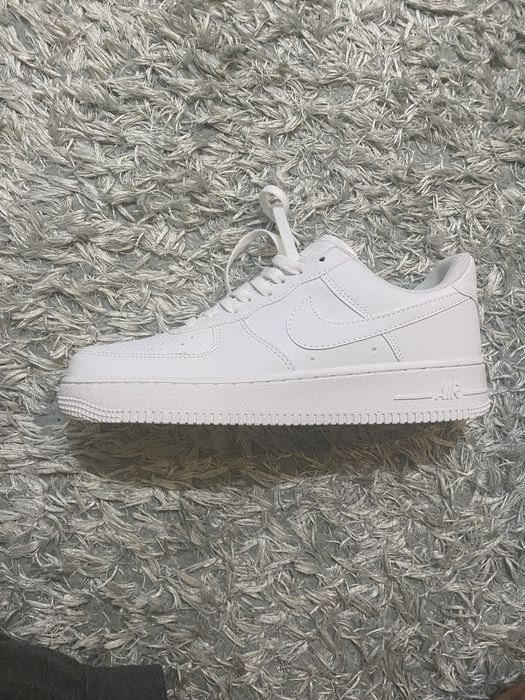 Nike Air Force 1 Triple White