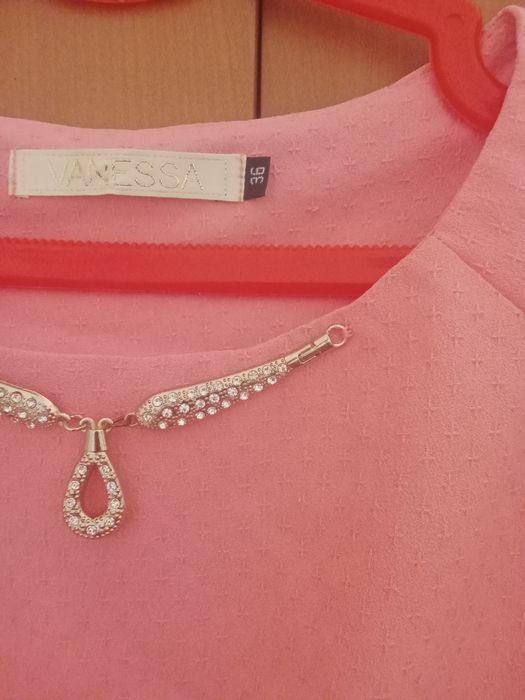 Koʻylaklar sotiladi