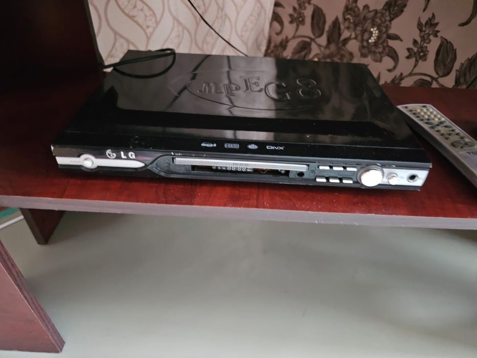 Телевизор ТВ TCL с DVD и тумбами