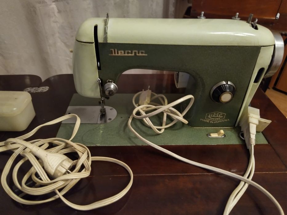 Mașină de cusut  electrica