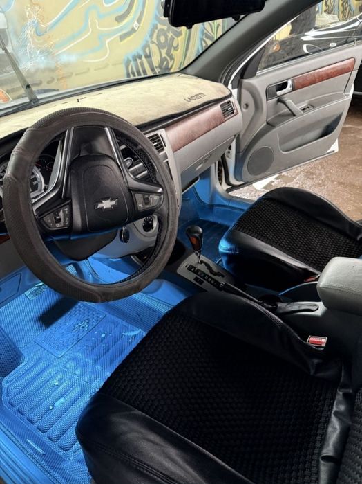 Lasetti.  Ласетти