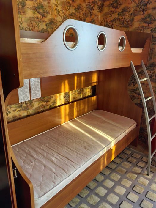 Кровать двухярусная