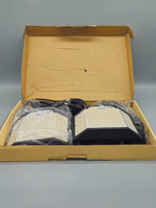 Соларни LED прожектори с датчик за движение – комплект от 2 броя