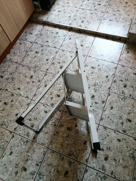Scară metalică pliabilă, 2 trepte, 150kg, Cs10920