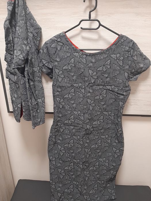 Всичко по 20 лв...Дамски костюми, поли