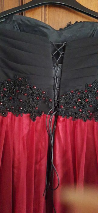 Абитуриентска рокля