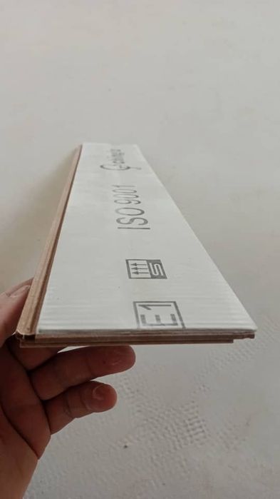 Ламинат ёлочка новый