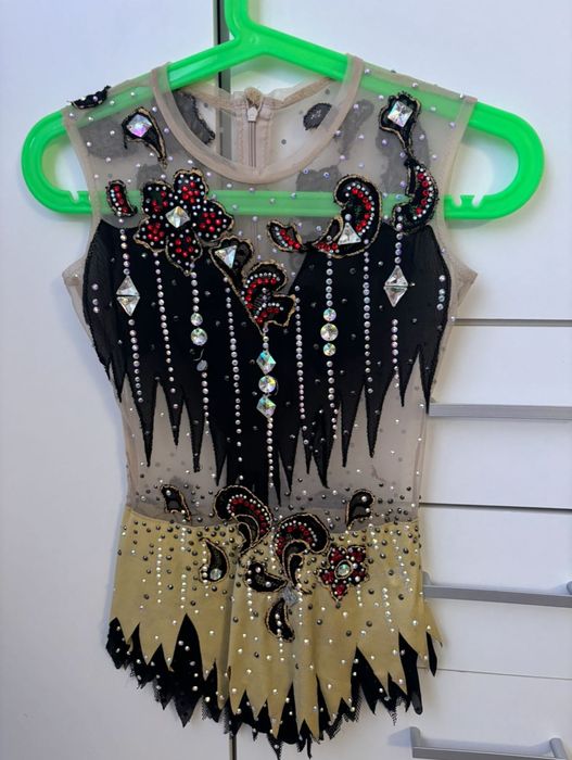 Трико за художествена гимнастика