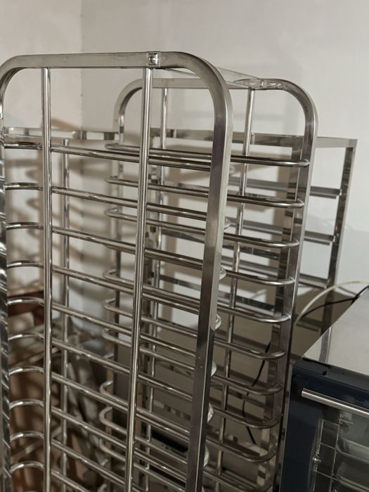 Продаются стеллажи(шпильки) новые