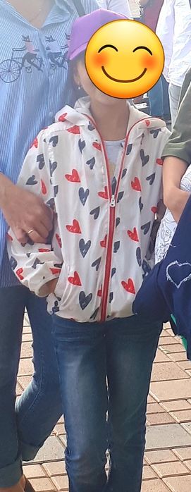 Продам ветровку  на девочку