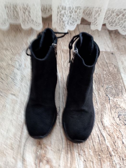 Продавам дамски боти