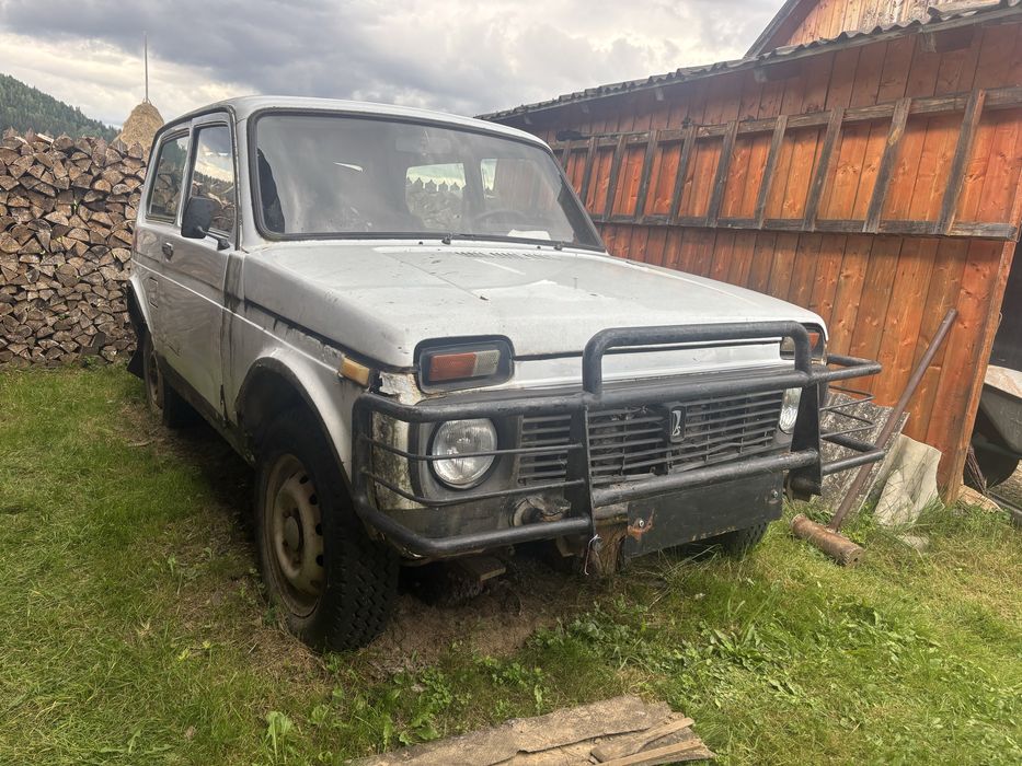 2 x LADA NIVA 2004 – una funcțională + una pentru piese – 2.500 € AMBELE
