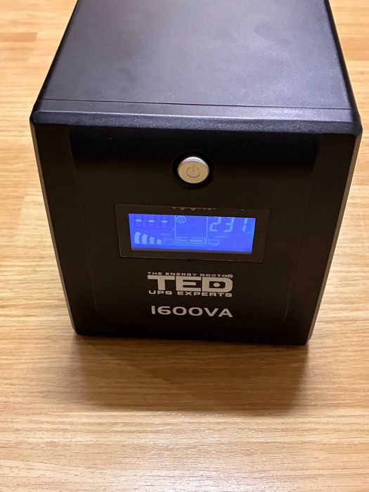 UPS Line Interactive TED 1600 VA - 900 W display LCD, 4x Schuko