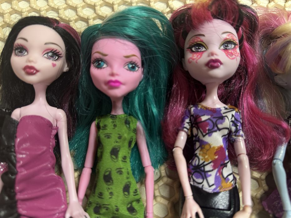 Продам кукол монстр хай!