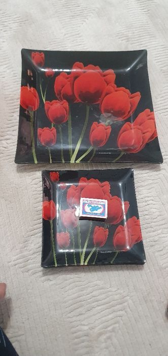 Набор тарелок        .