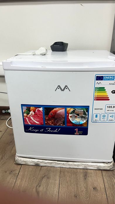 Офисный холодильник