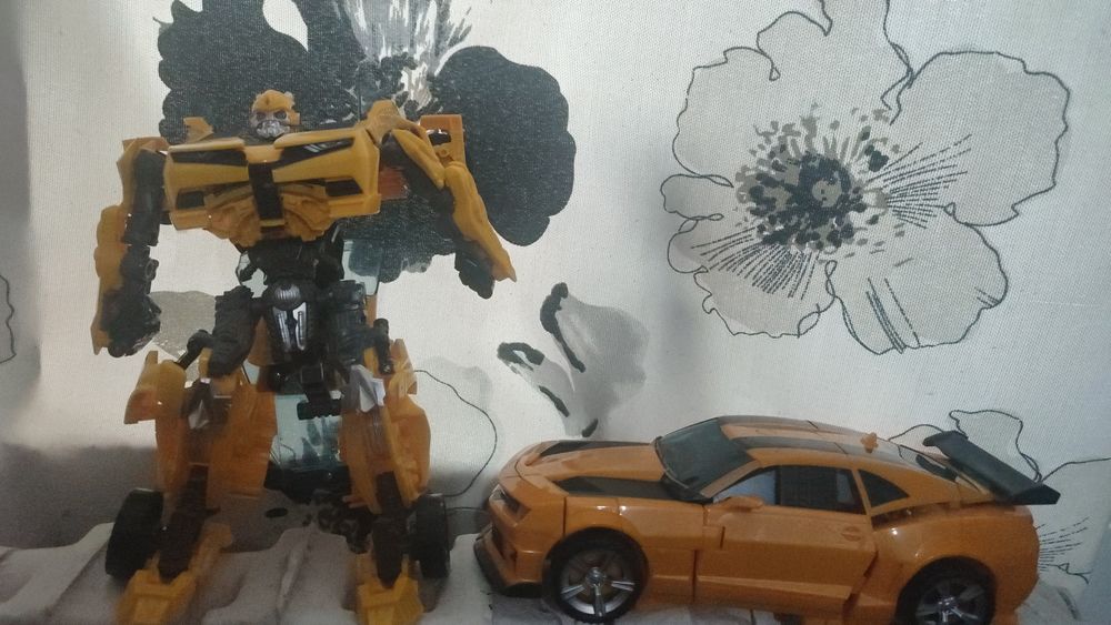 Машинки трансформеры Бамблби