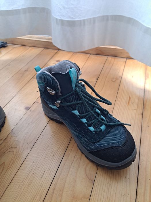 Турестически обувки