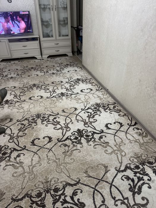 Продам ковер б/у