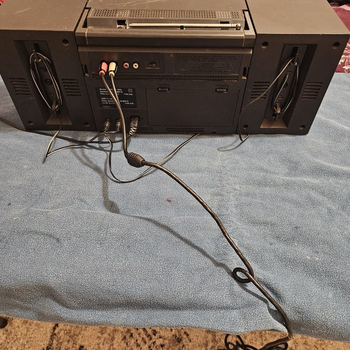 Radio casetofon  funcțional