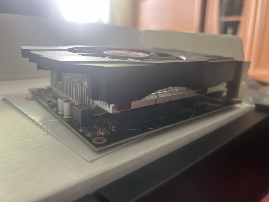 Продавам видео карта BIOSTAR RADEON RX550 4GB 128BIT DDR5