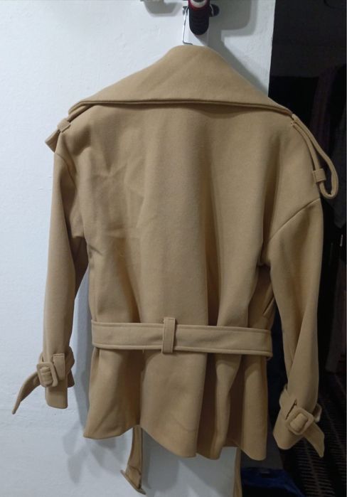 Пальто  и плащь женское новые