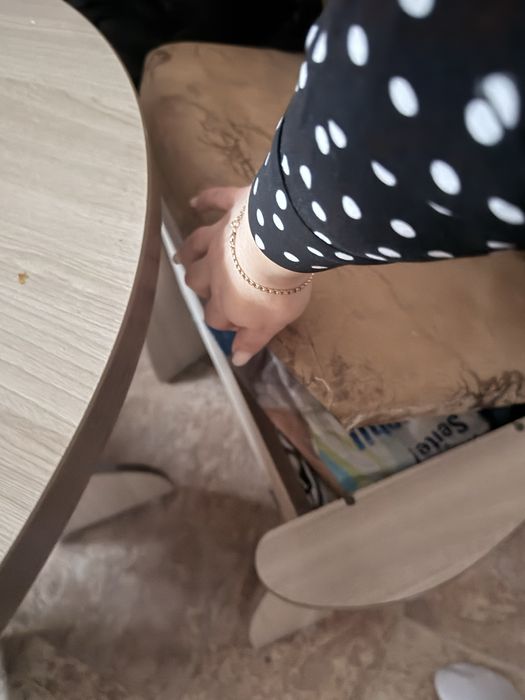 Продам кух стол с дивпном и стульями