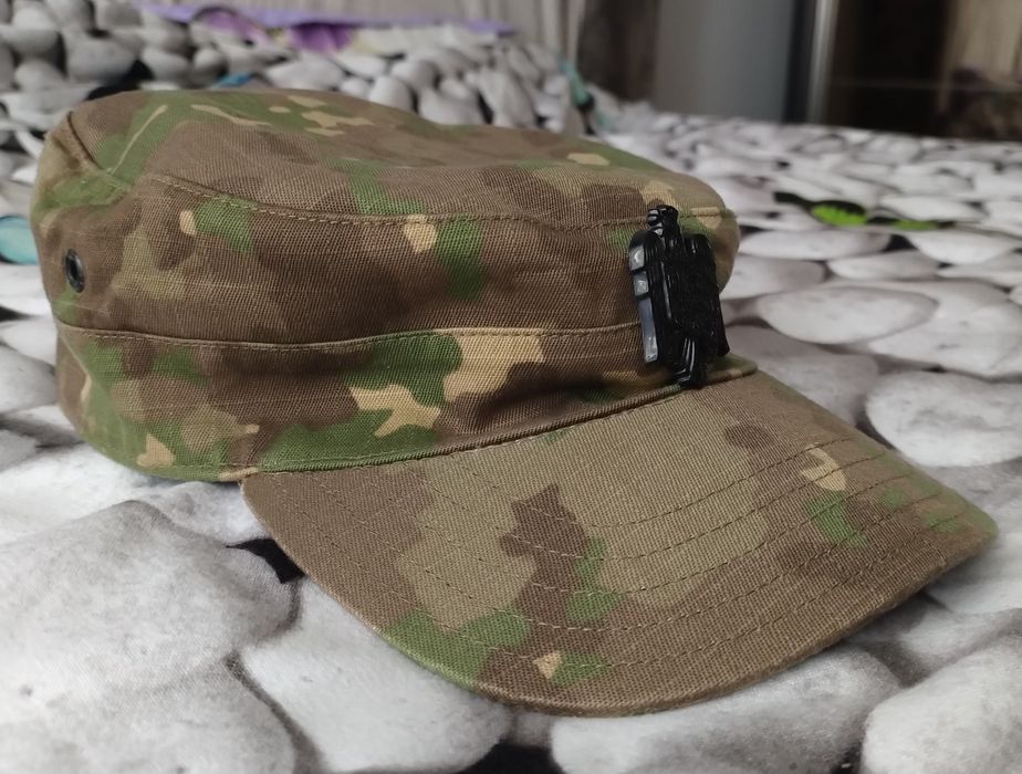Capela / sapca militara camuflaj combat, INVICTUS + stema ( cuc )