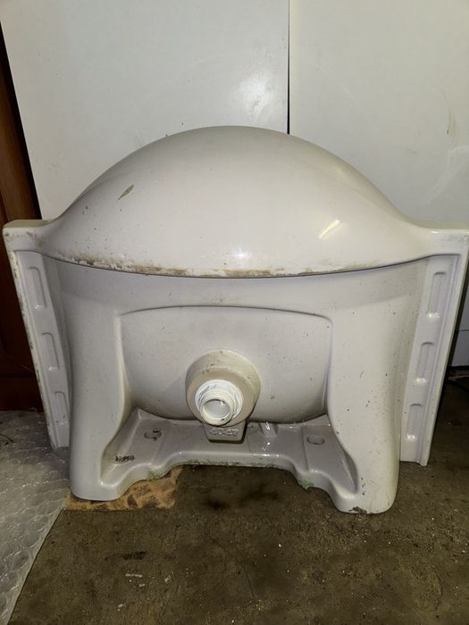 Раковина керамическая