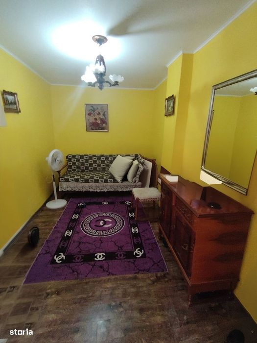 Casa mare și draguta în zona Parneava