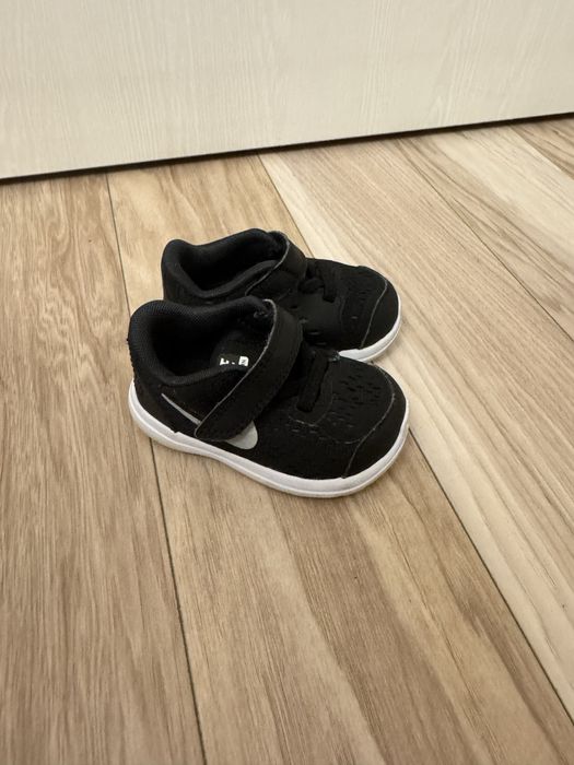 Adidasi Nike marimea 19.5