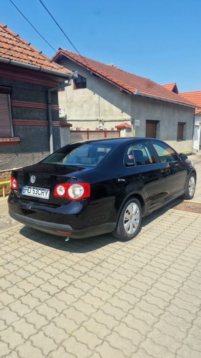 VW Jetta 2007 – 1.6 benzină
