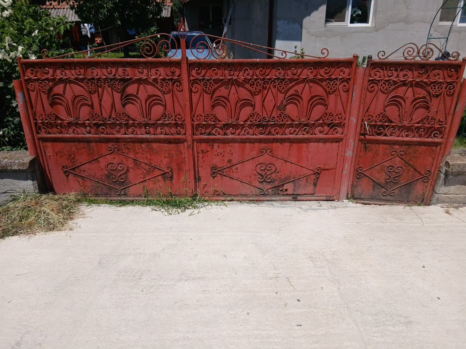 Porți și și lacre metalice de gard