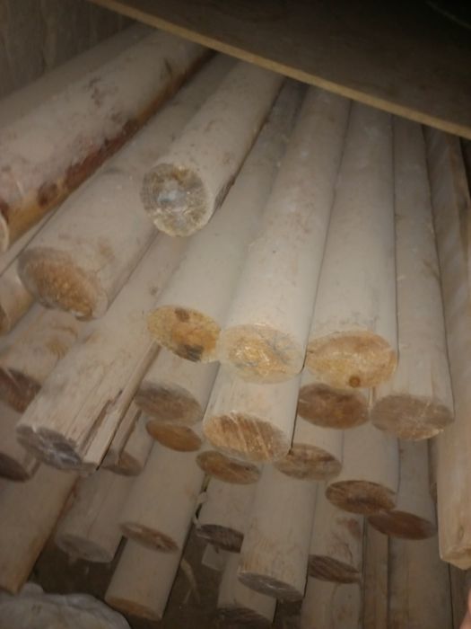 Uy qurish uchun sotiladigan rassiski bolorlar bor