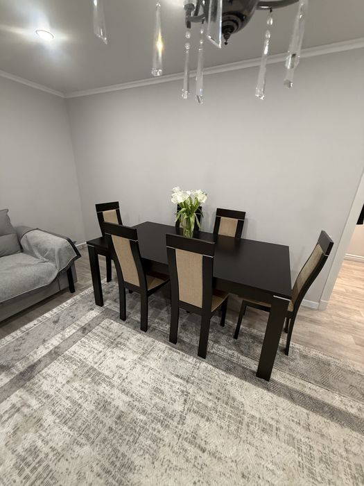 Продам стол и стулья