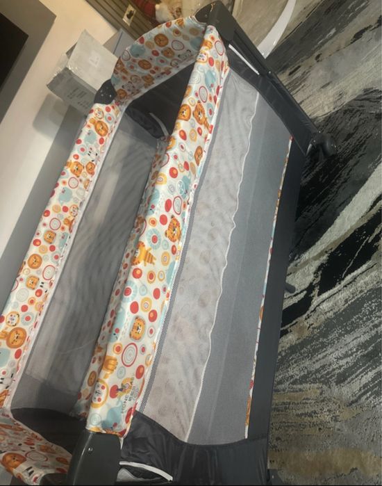 Vand pat bebe este nou