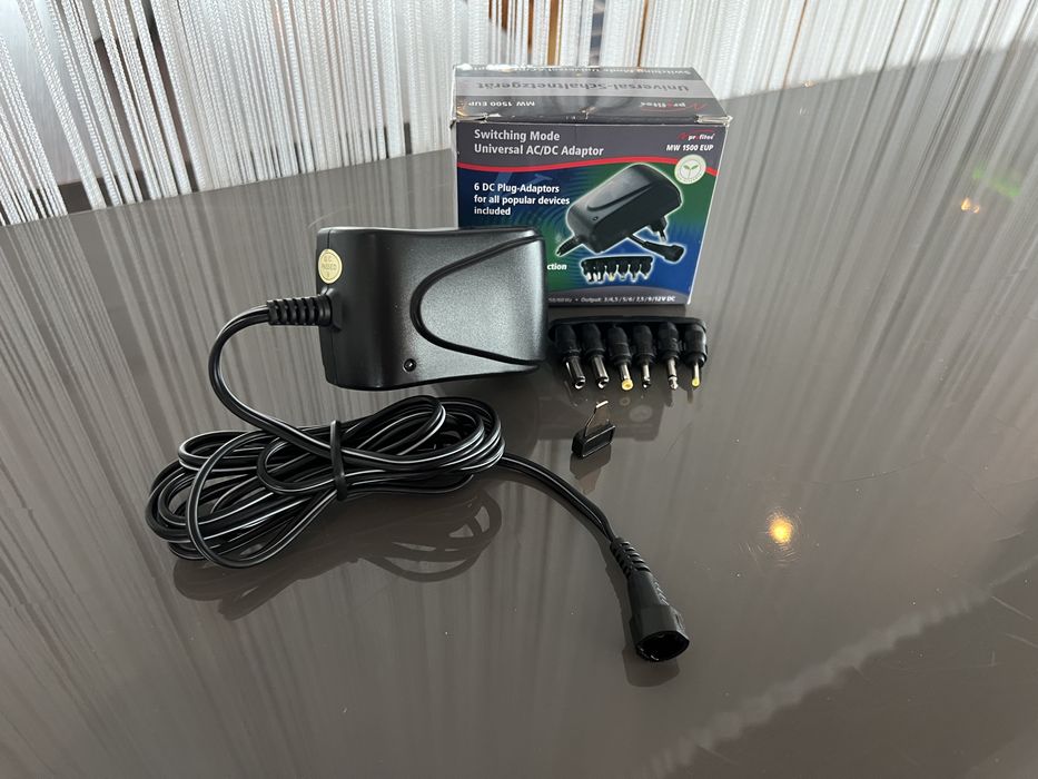 Adaptpr universal AC/DC cu 6 mufe