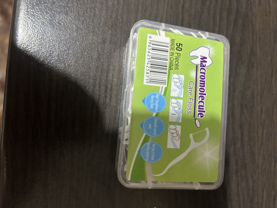 Scobitori cu ață dentară