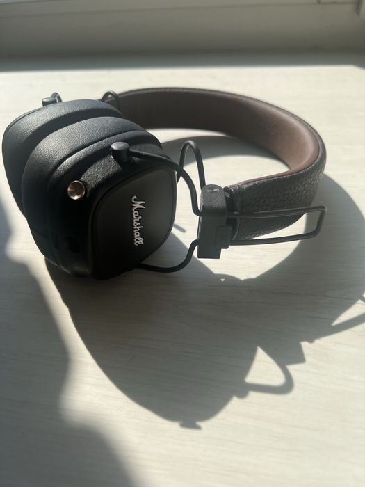 Продам наушники Marshall