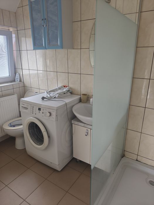 Ofer spre închiriere 60 mp/etajul, mansarda unei vile