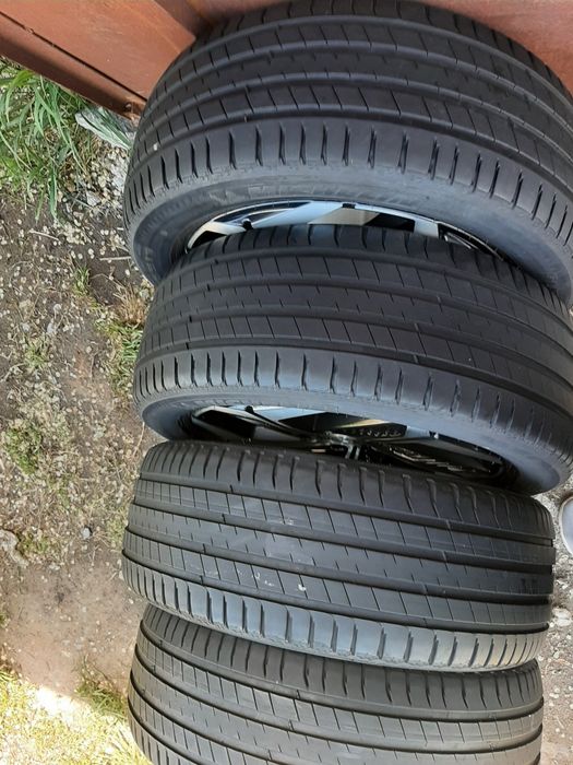 Продам шины 235/55/19 мишелин