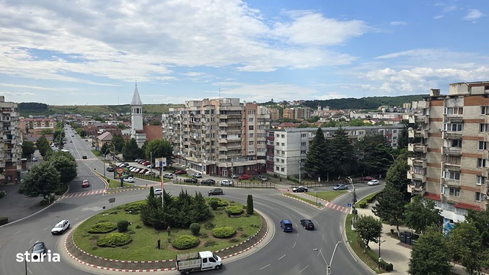Vand apartament 2 camere decomandat in Deva, zona 22 Decembrie,