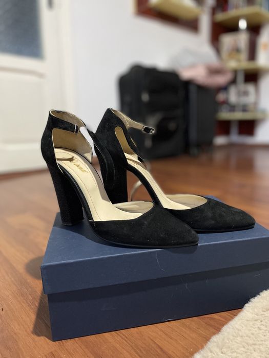 Pantofi eleganți din piele